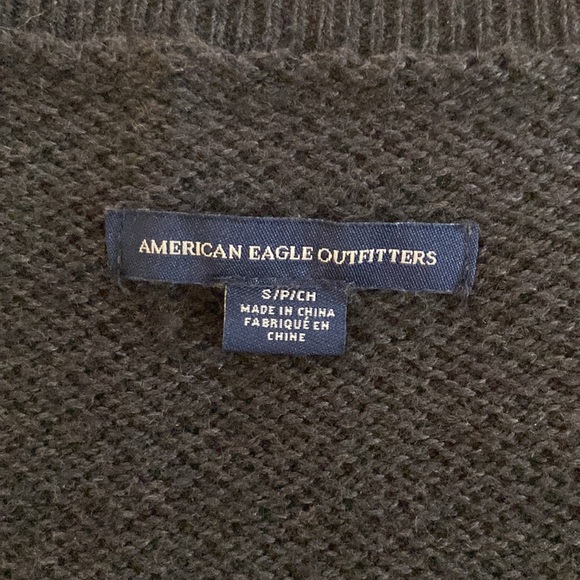 American Eagle sweater. Size: S - Picture 2 of 2